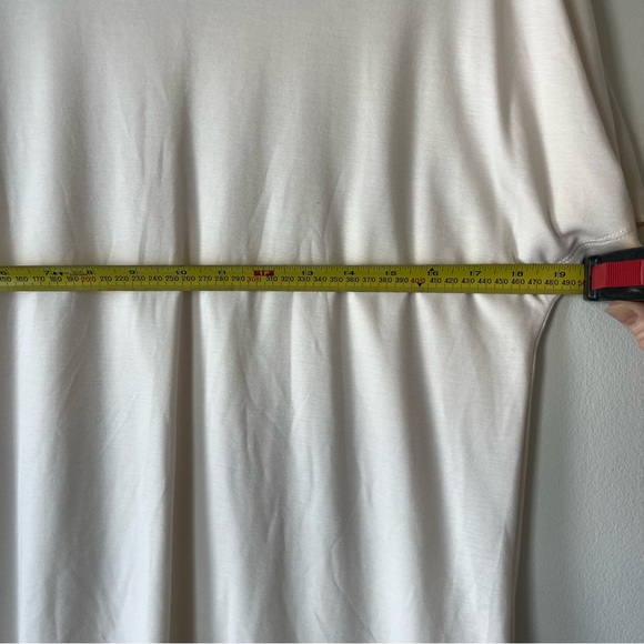 Anne Klein NWOT keyhole back sheer neutral short flutter sleeve shirt soft small - Picture 8 of 10